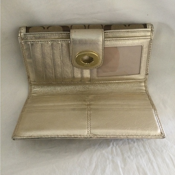 Coach Monogram twist lock clutch wallet - Picture 16 of 16